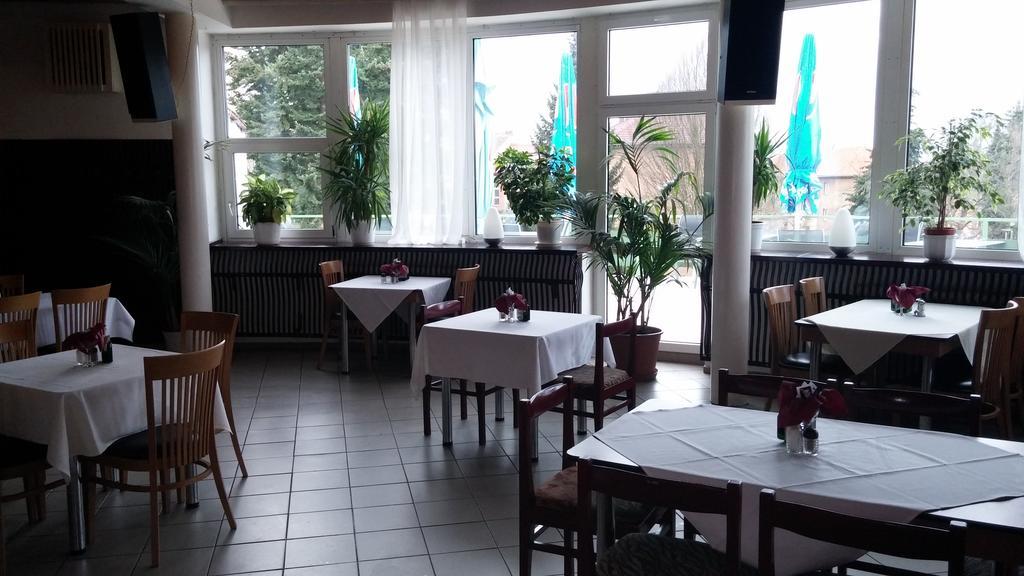 Hotel Rozvoj Клатови Экстерьер фото