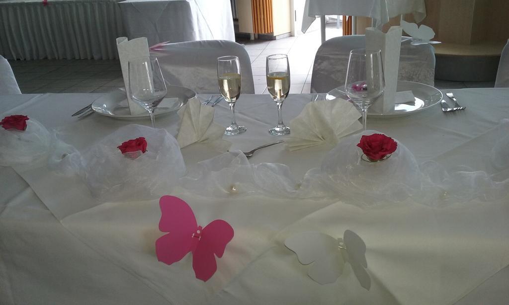 Hotel Rozvoj Клатови Экстерьер фото