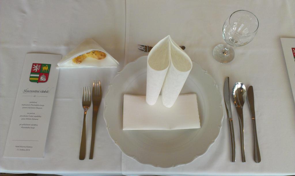 Hotel Rozvoj Клатови Экстерьер фото