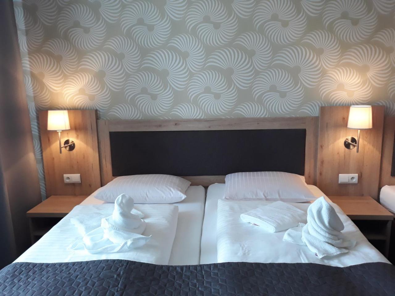 Hotel Rozvoj Клатови Экстерьер фото