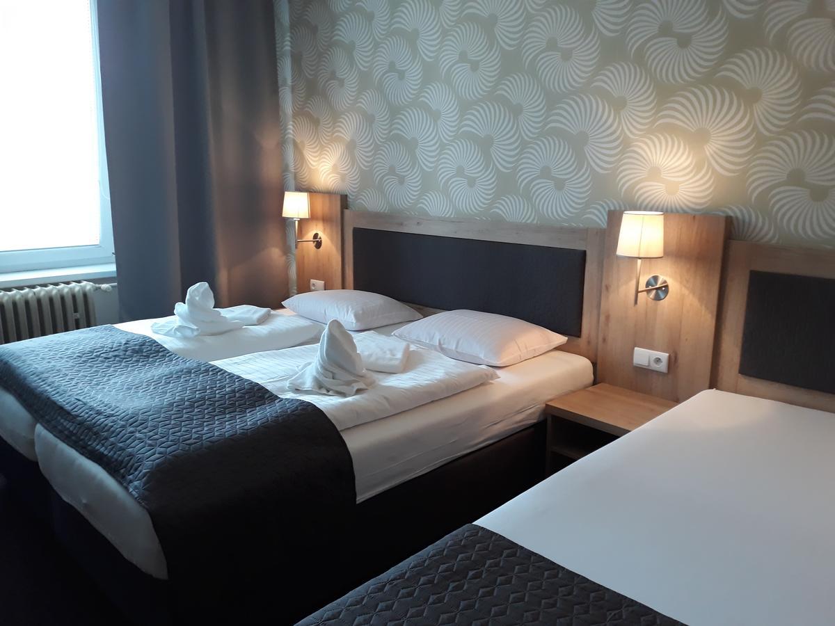 Hotel Rozvoj Клатови Экстерьер фото